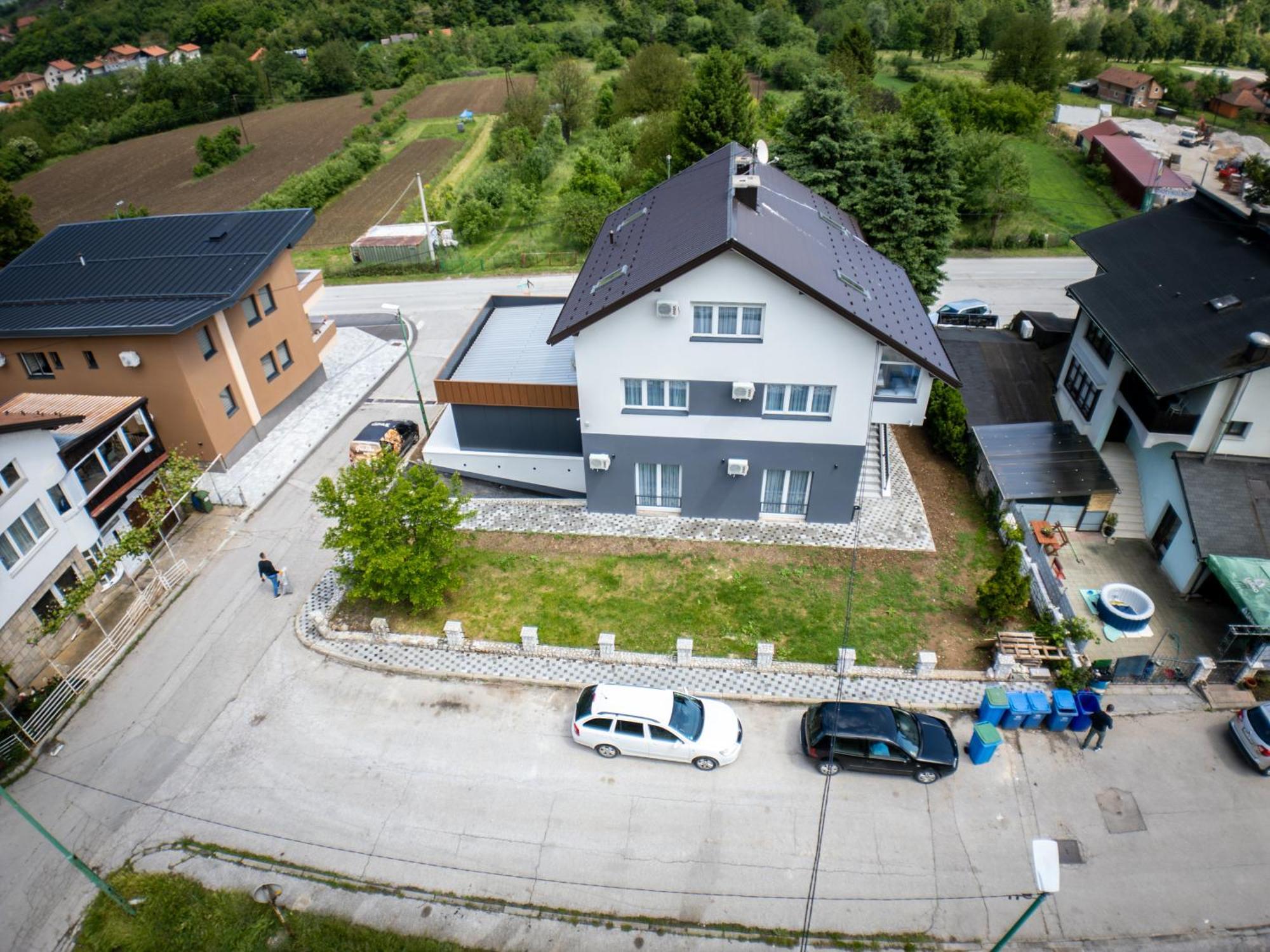 Sunny Corner Apartments Visoko Esterno foto