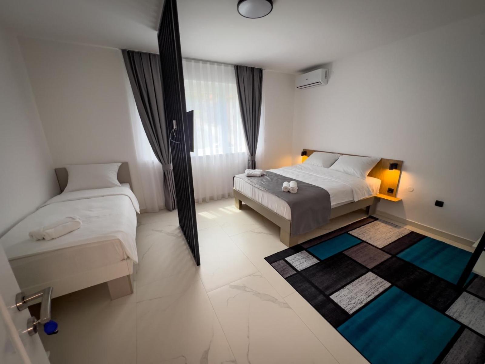 Sunny Corner Apartments Visoko Esterno foto