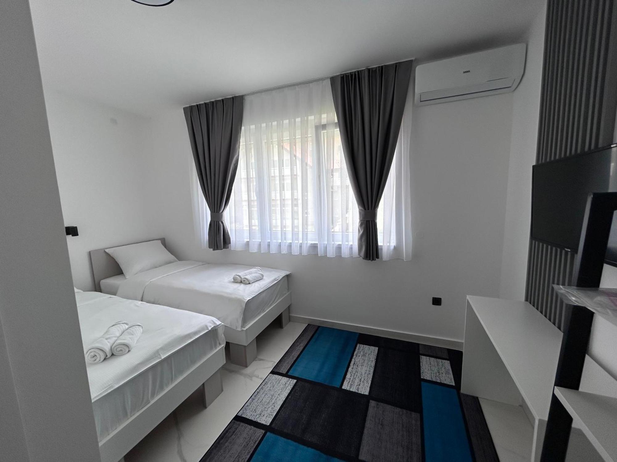 Sunny Corner Apartments Visoko Esterno foto